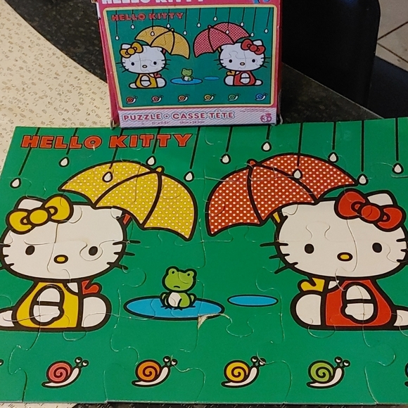 Hello Kitty 1996/2011 Sanrio 24 Piece Puzzle - Picture 2 of 10